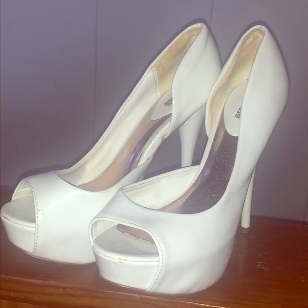 Beautiful white wedged heels!